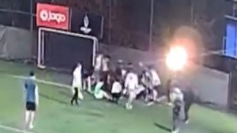 Halı saha maçı feci bir şekilde sona erdi: Kalp krizi can aldı
