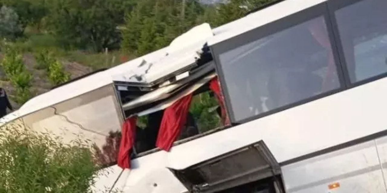 Tur otobüsü kazası