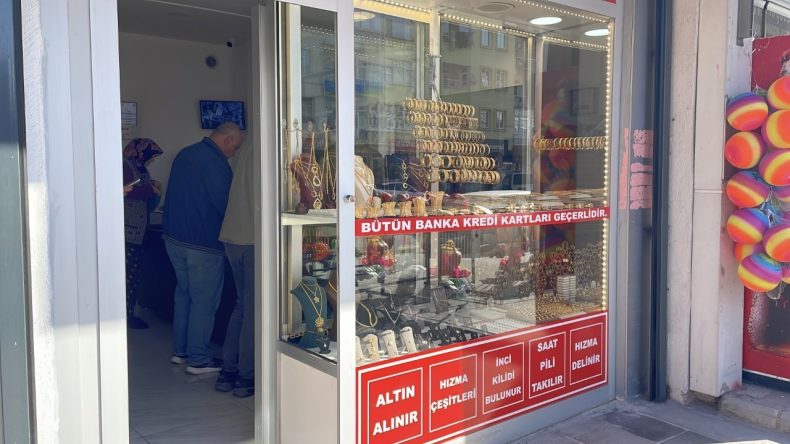 Hırsızlık Girişimi: Zanlı Panikleyip Kaçtı