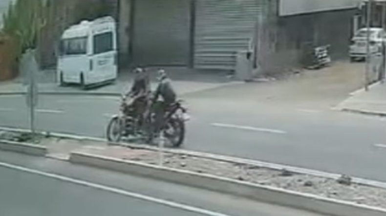 İki motosikletin çarpışması sonucu 1 ölü, 2 yaralı
