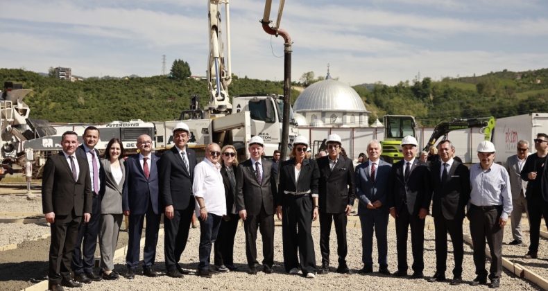 İkinci Fabrikanın Açılışında Üçüncü Fabrikanın Temeli Atıldı