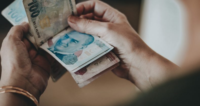 İlk Resmi Açıklama Geldi: Milyonlarca Kadın İçin Emeklilik Yolu Açılıyor