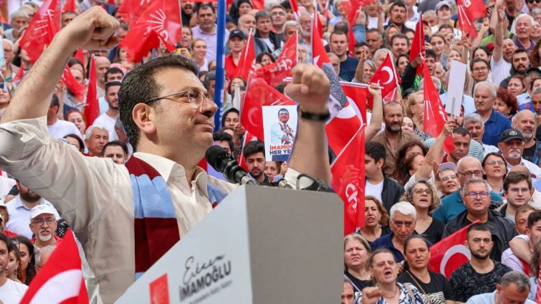 İmamoğlu’ndan Bursa’ya mesaj: Meydanlara çıkanlar hakkı yenen herkesin sesini duyurmaya çalışıyor