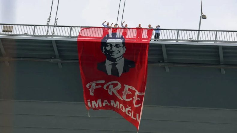 İmamoğlu’ndan Free İmamoğlu Soruşturmasına İngilizce Tepki