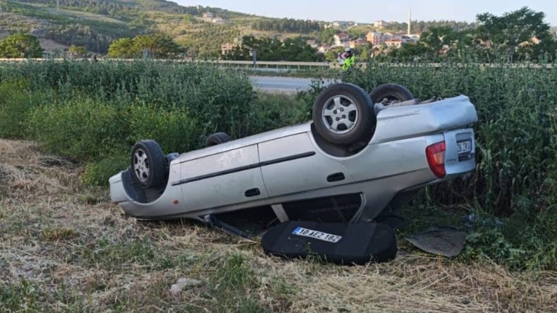 İnegöl’de Şarampole Devrilen Araçta 5 Kişi Yaralandı