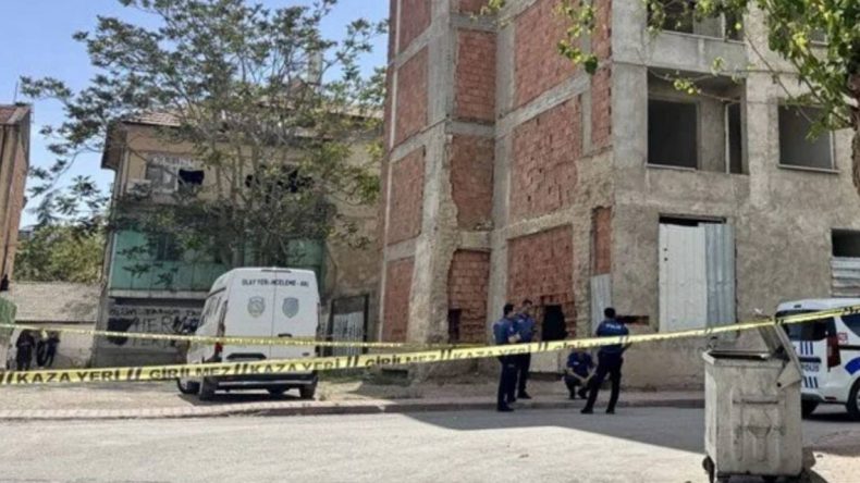 İnşaatta Erkek Cesedi Bulundu
