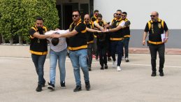 İş insanına sevgili tuzağıyla gasp