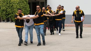 İş insanına sevgili tuzağıyla gasp