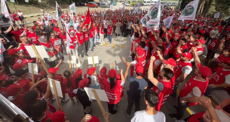 İşçiler isyanda: Bu fabrikaları sokakta bulmadık, peşkeş çektirtmeyeceğiz