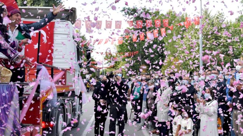 Isparta’da Gül Festivali: Yerel Halk Farklı Etkinliklere Akın Etti