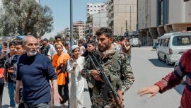 İsrail, Suriye’de 50’den fazla noktayı hedef aldı: En az 75 ölü