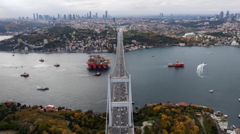 İstanbul Boğazı’nda Gemi Trafiği Çift Yönlü Olarak Durduruldu