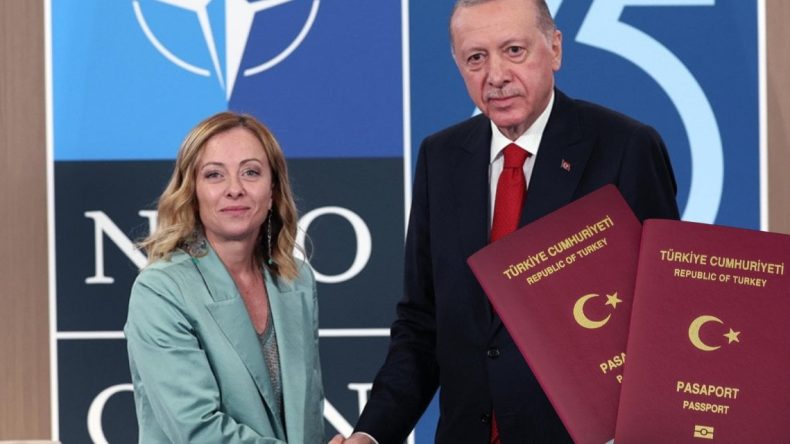 İtalya, Türk Pasaportlarını İptal Etti; DMM’den Açıklama Geldi