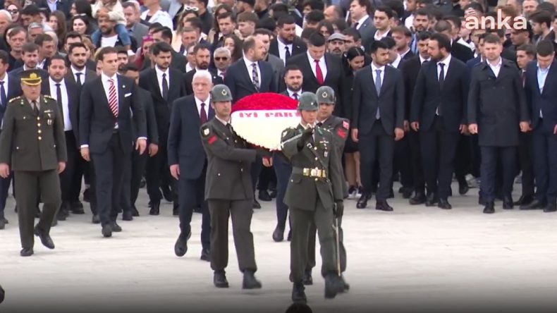İYİ Parti Lideri Dervişoğlu Anıtkabir’i ziyaret etti