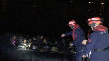 İzmir Açıklarında 48 Düzensiz Göçmen Yakalandı