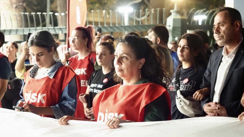 İzmir Büyükşehir Belediyesinde Grev Kararı
