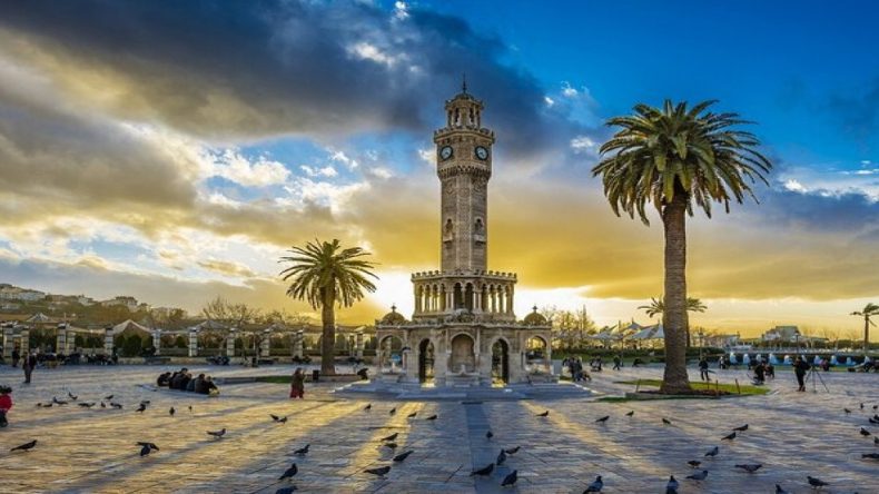 İzmir Zirveye Oturdu!