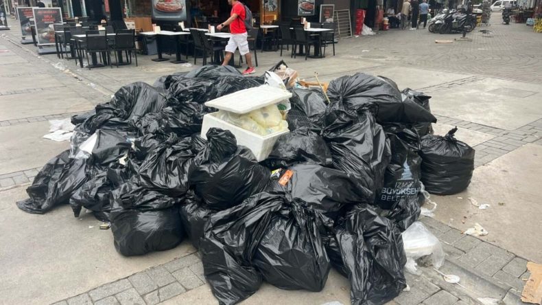İzmir’de Grev Hayatı Kilitledi