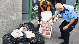 İzmir’den Antalya’ya Skandal Sevkiyat: Çöp Poşetinden Et Çıktı