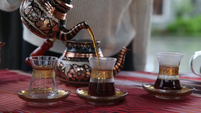 Japonya’nın İlk “Türk Çayı Demleme Ustası” Yumika’nın Rize’deki Deneyimi