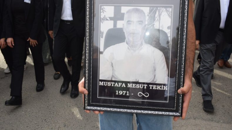Kalp Krizinden Hayatını Kaybeden DEM Parti Batman İl Başkanı Toprağa Verildi