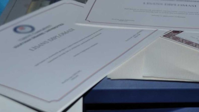 Kamu Kurumlarının Sistemlerine Sızarak ‘Gerçek’ Diploma Hazırlayan Çete Çökertildi!