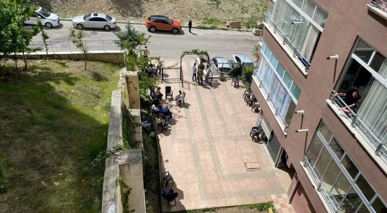 Kanser Tedavisi Gören Adam, Eşini Vurup İntihar Etti