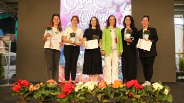 Karşıyaka Çiçek Festivali Başladı