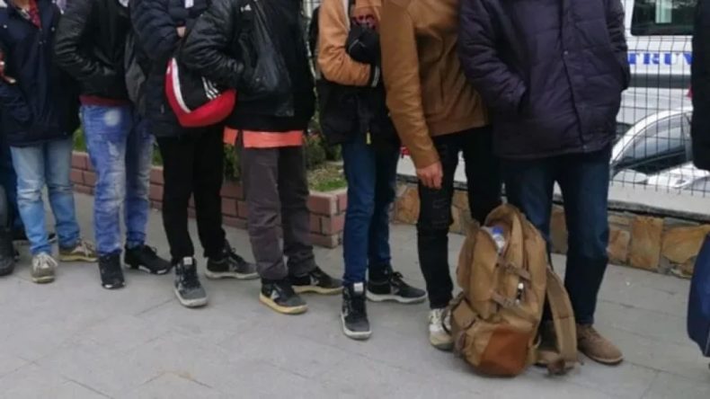 Kars’ta Düzensiz Göçmenlere Yönelik Operasyon: 7 Kişi Yakalandı, Ev Sahibi Tutuklandı