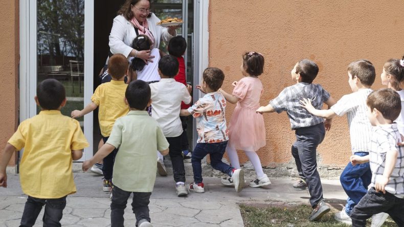 Kimsesiz Çocuklara 40 Yıldır Annelik Yapıyor