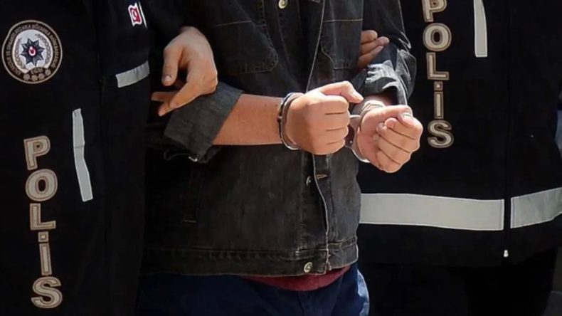Kırmızı Bültenle Aranan 3 Suçlu Türkiye’ye İade Edildi
