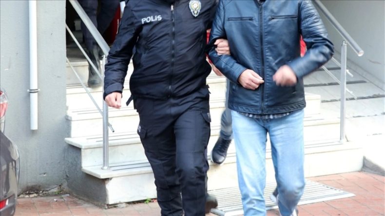 Kırmızı Bültenle Aranan Şahıs İzmir’de Ele Geçirildi