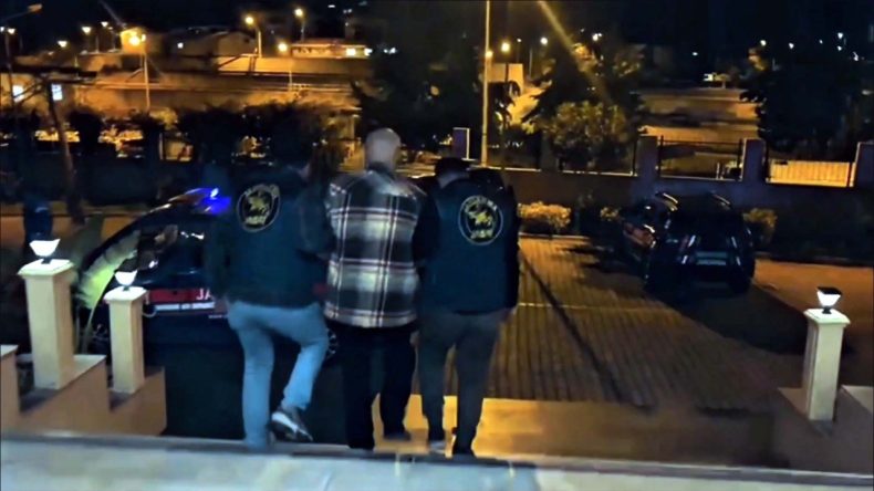 Kırmızı ve Yeşil Bültenle Aranan Kişiler Türkiye’de Yakalandı