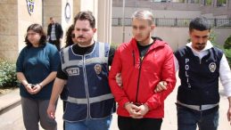 Kocası ve Görümcesiyle Birlikte Dedesi Evinden Milyonlarca Liralık Altın Çaldı