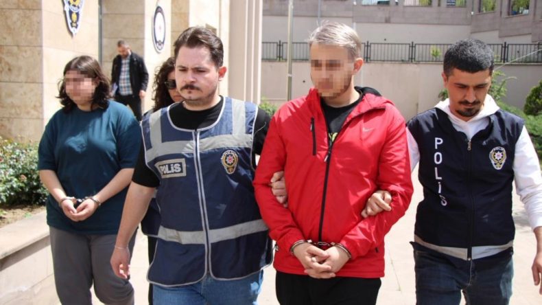 Kocası ve Görümcesiyle Birlikte Dedesi Evinden Milyonlarca Liralık Altın Çaldı
