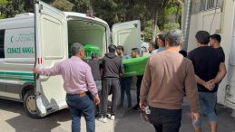 Komşusunun Arabasının Altında Kalan Çocuk Hayatını Kaybetti