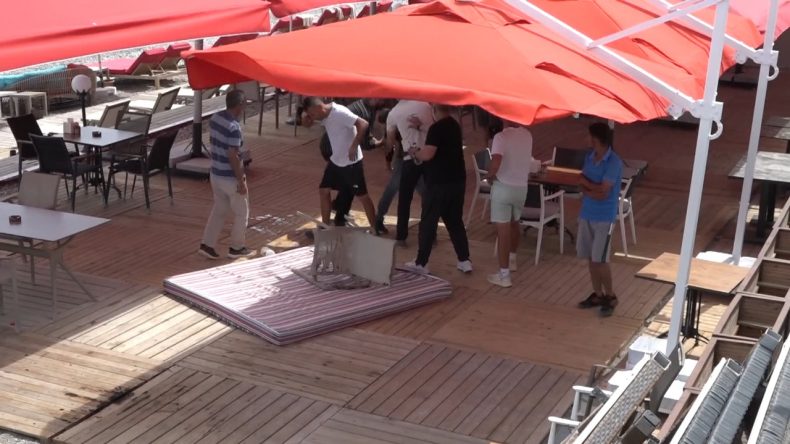 Konyaaltı Sahili’nde Usulsüz Alanların Kaldırılmasında Gerginlik