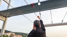Köprüye “İmamoğlu’na özgürlük” pankartı asıldı