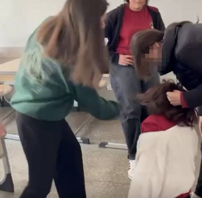 Akran zorbalığı görüntüleri
