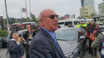Mahmut Tanal, Son Eyleminde Herkesi Şaşırttı: Ona Bu da Yakışırdı