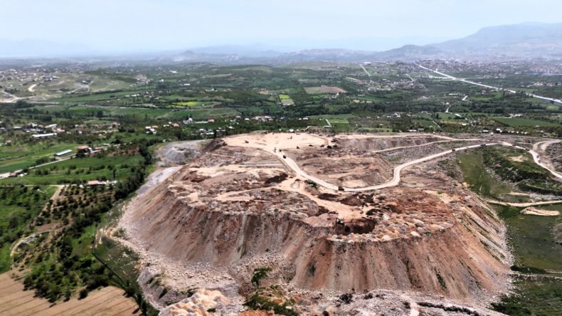 Malatya’da Depremin İzleri Dağ Haline Geldi