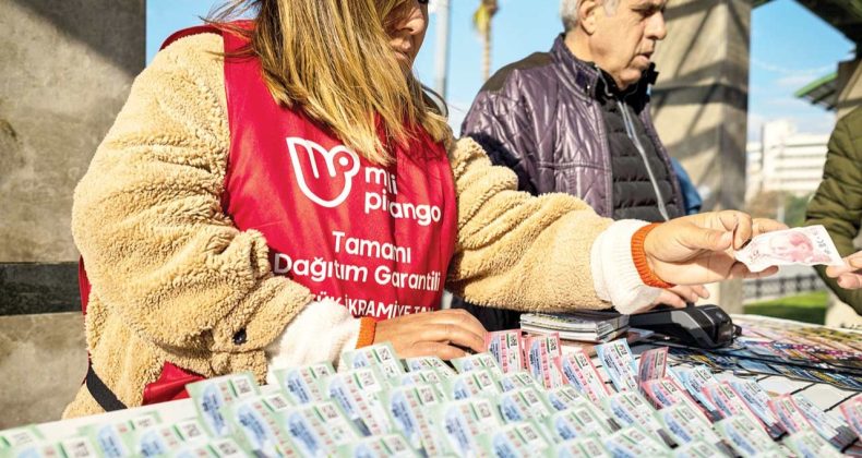 Maliyenin Başına Talih Kuşu Kondu