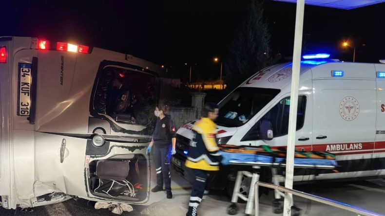 Manisa’da Korkunç Kaza: 1 Kişi Hayatını Kaybetti, 13 Yaralı