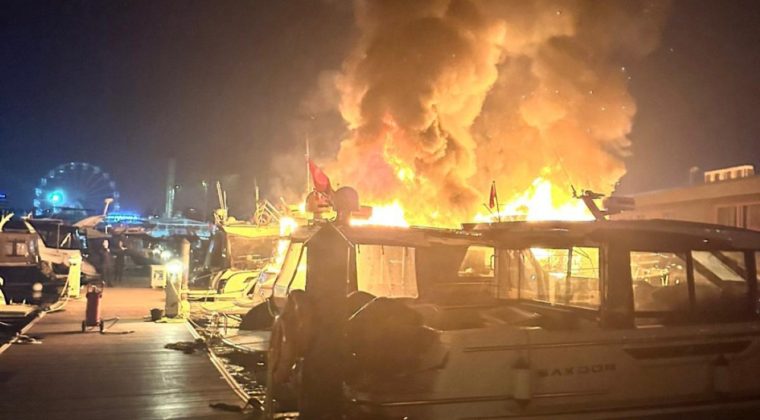Marinadaki Tekne Yangını
