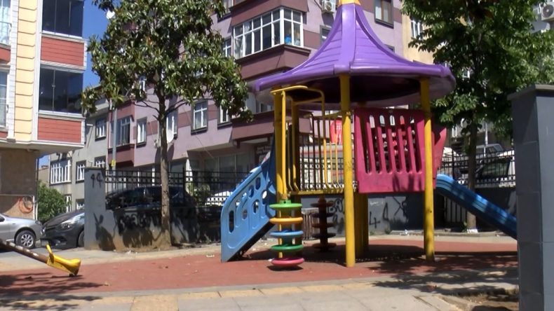 Maskeli Saldırganlar Parkta 6 Yaşındaki Çocuğu Yaraladı