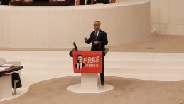 Meclis’te CHP ile AKP Arasında ‘Free İmamoğlu’ Pankartı Tartışması