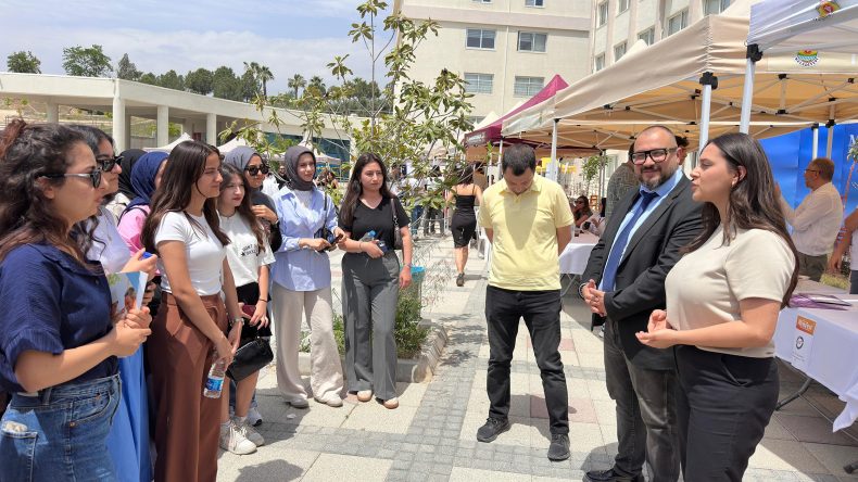 Mersin Büyükşehir Belediyesi’nden Üniversiteli Öğrencilere Destek