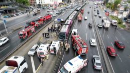 Metrobüsler Çarpıştı: 2’si Ağır 14 Yaralı