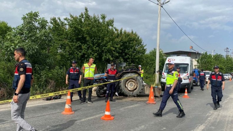 Motosiklet ve Traktör Çarpışması: Üç Kişi Hayatını Kaybetti