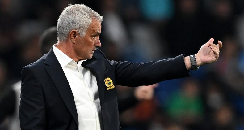 Mourinho Sinirlendi: Peş Peşe Aynı Yanıtı Verdi